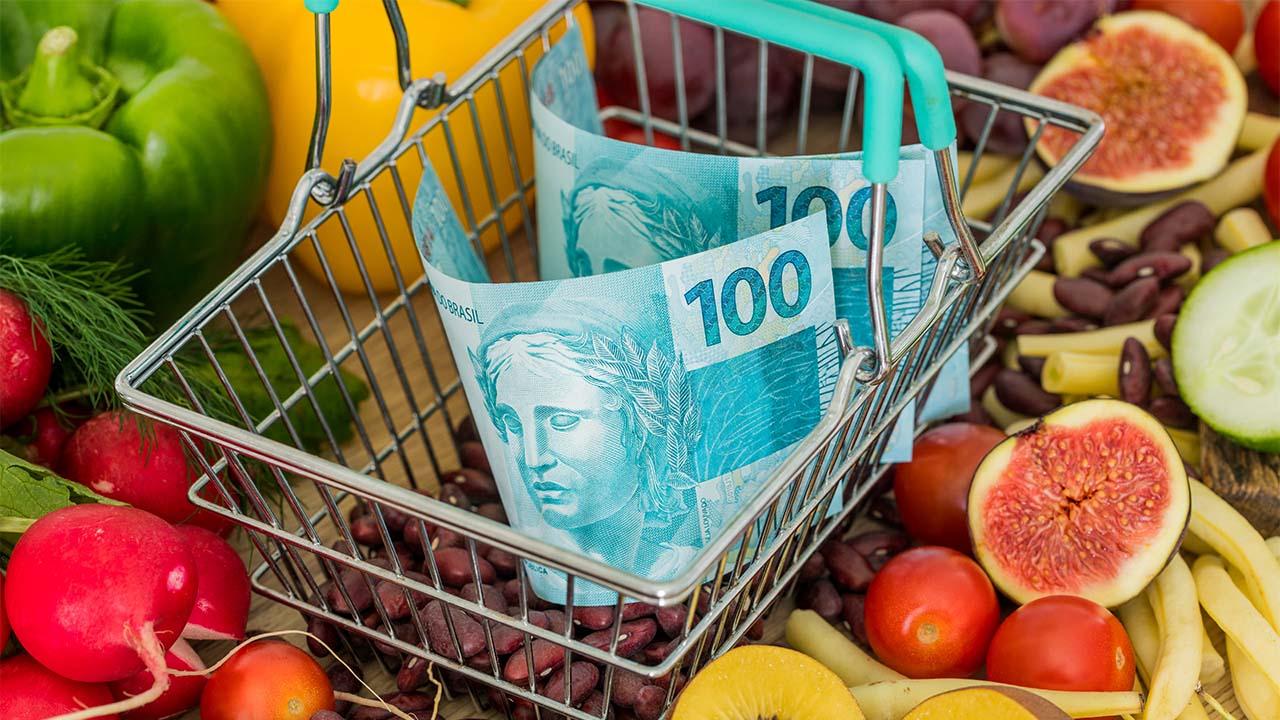 Um em cada três alimentos é desperdiçado no mundo, causando prejuízos financeiros, sociais e ambientais.