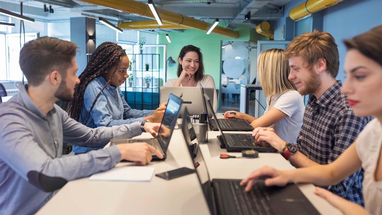a importância da educação financeira nas empresas, favorece o bem-estar e a produtividade no ambiente de trabalho
